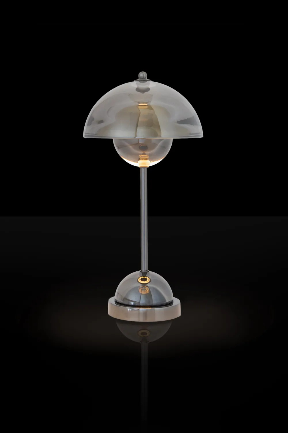 Maison Close Curiosités Désirables ©La Vertigineuse - Lampe à poser rechargeable