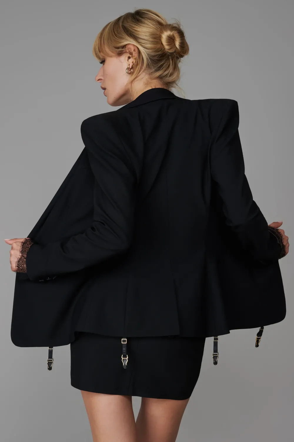 Maison Close Le Vestiaire001 Veste smoking porte-jarretelles