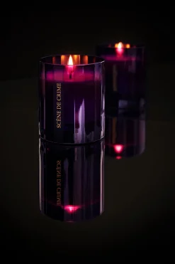 Maison Close Scène de CrimeBougie d'ambiance notes Métalliques